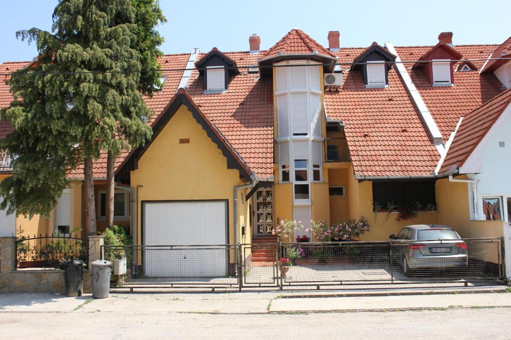 Abigel Vendeghaz Hotel Harkány Buitenkant foto